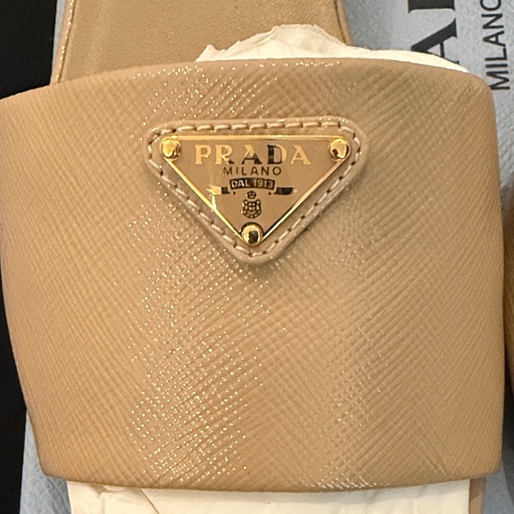 Prada Women’s Beige Patent Leather Slide - Picture 3 of 12
